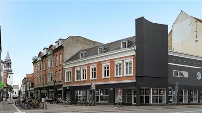 Synlig og centralt erhvervslejemål med fleksible opstartsvilkår