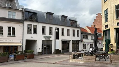 156 m2 café- eller butikslokale med attraktiv placering i Næstved centrum
